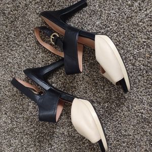 Naturalizer Leather upper two tone Sandal 9M